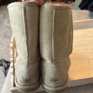 UGG Cream and White Plush Interior